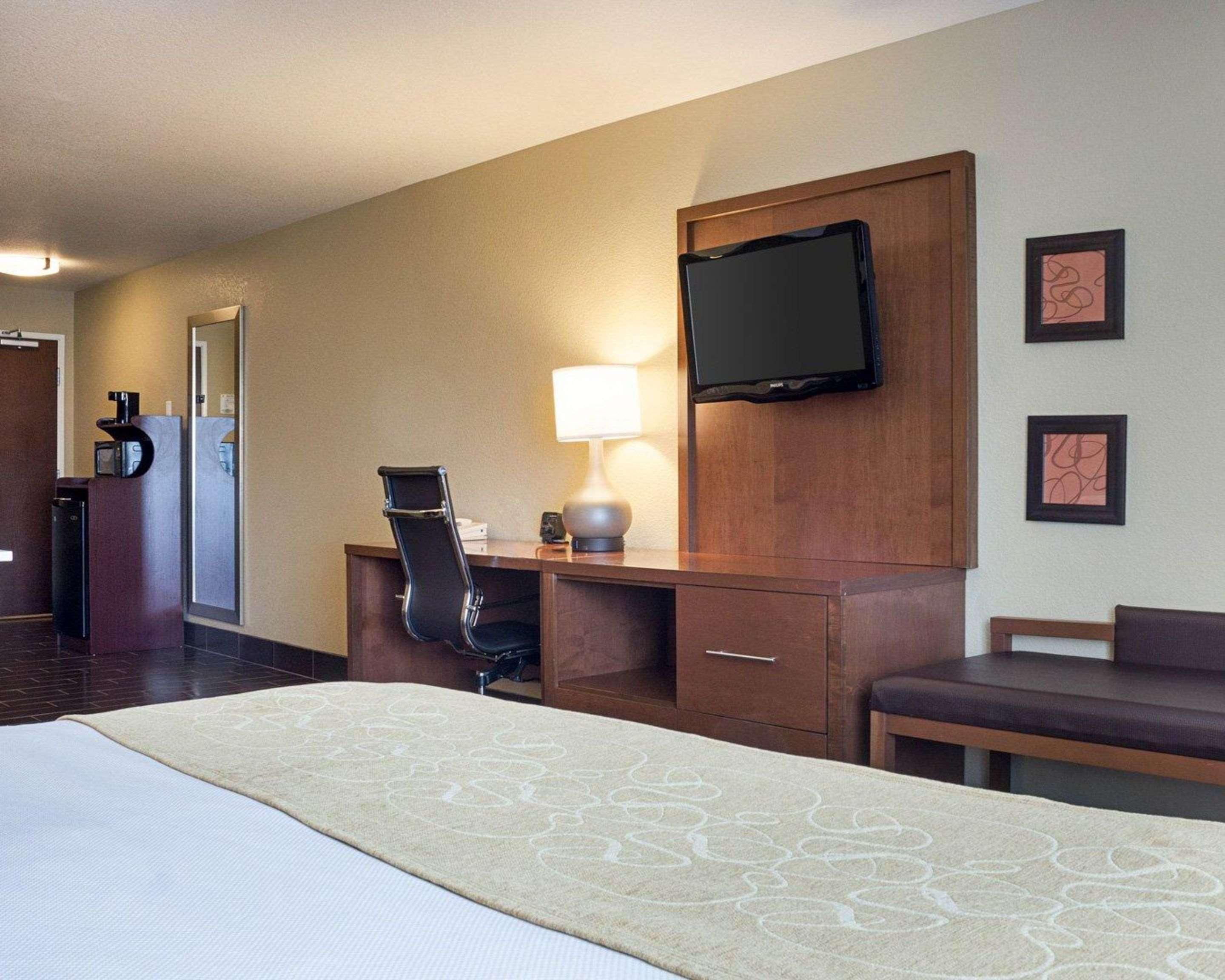 Comfort Suites Minot Esterno foto