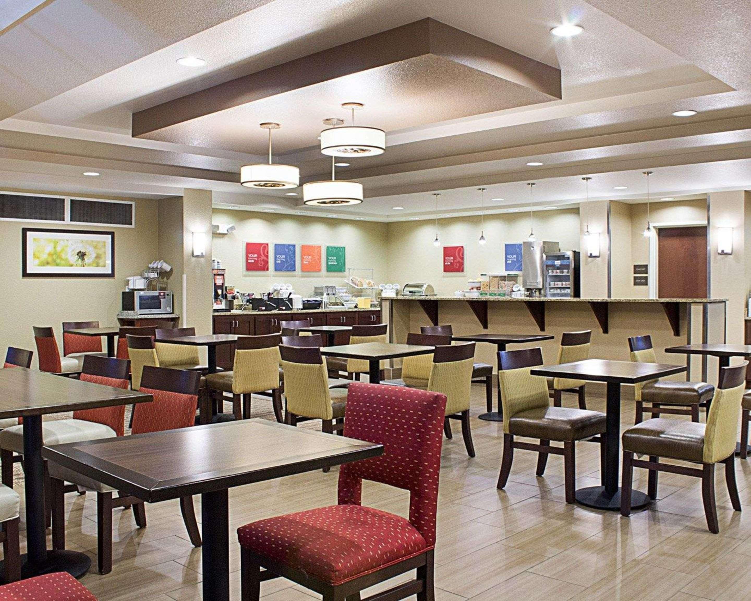 Comfort Suites Minot Esterno foto