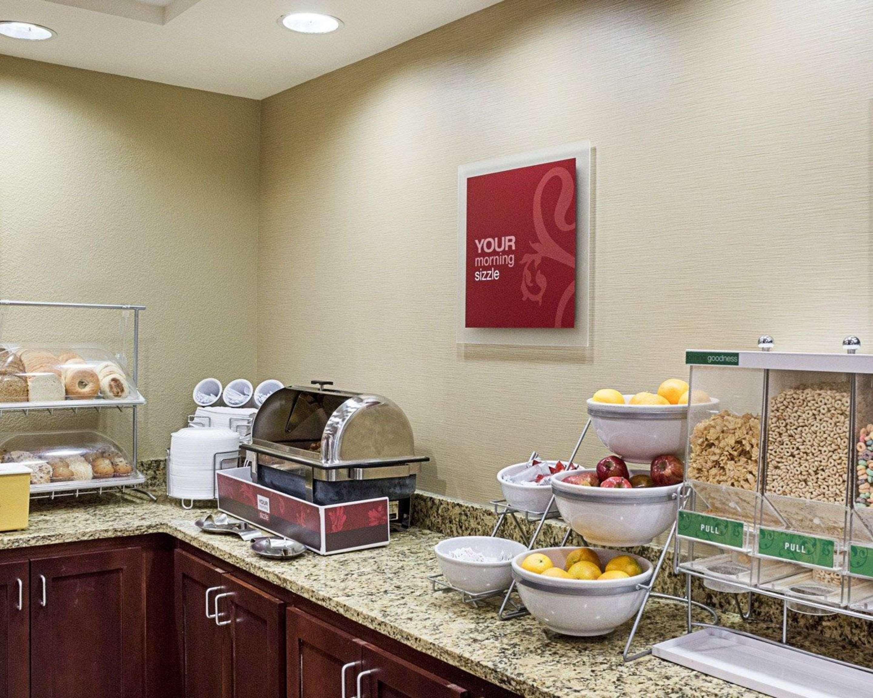 Comfort Suites Minot Esterno foto