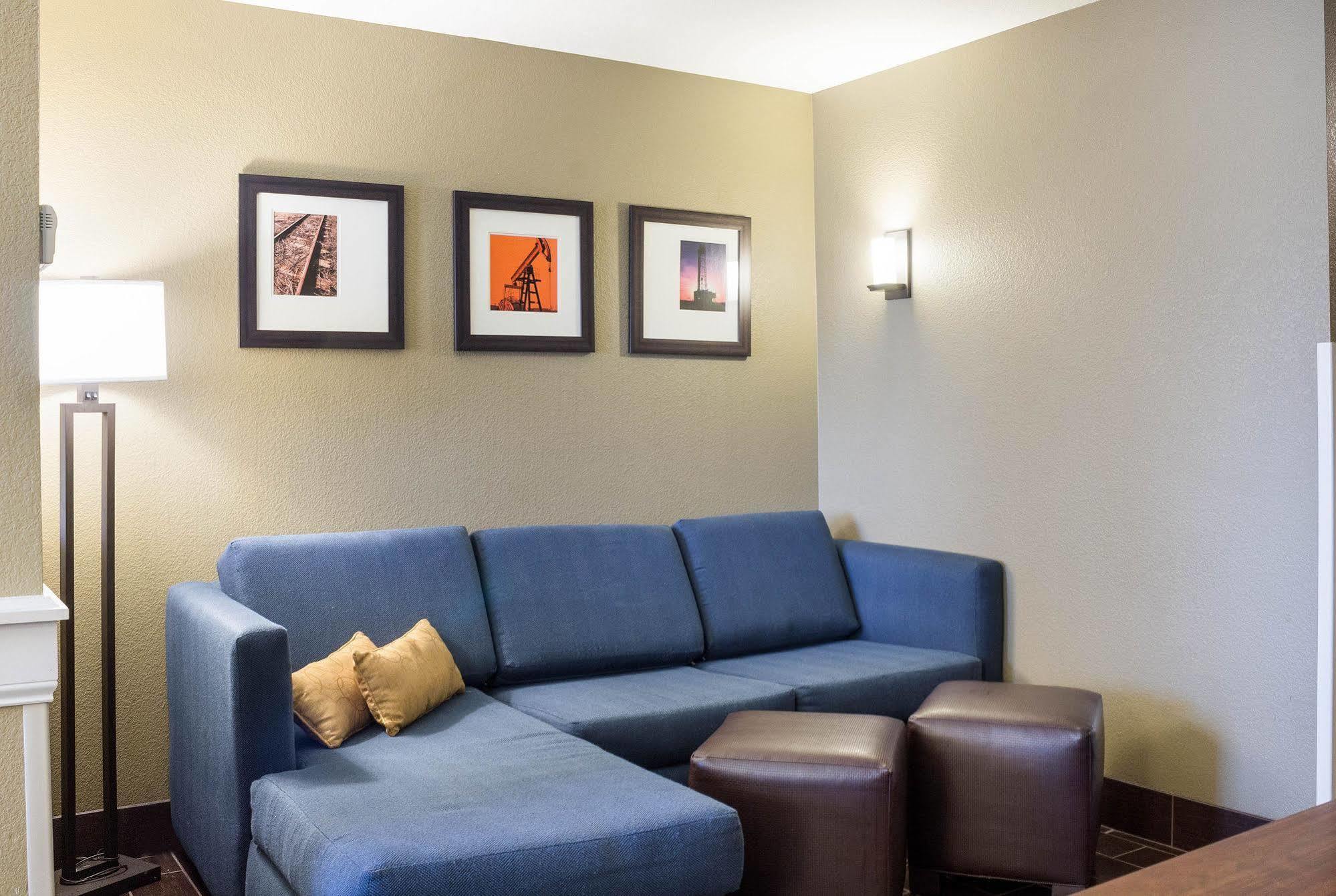 Comfort Suites Minot Esterno foto