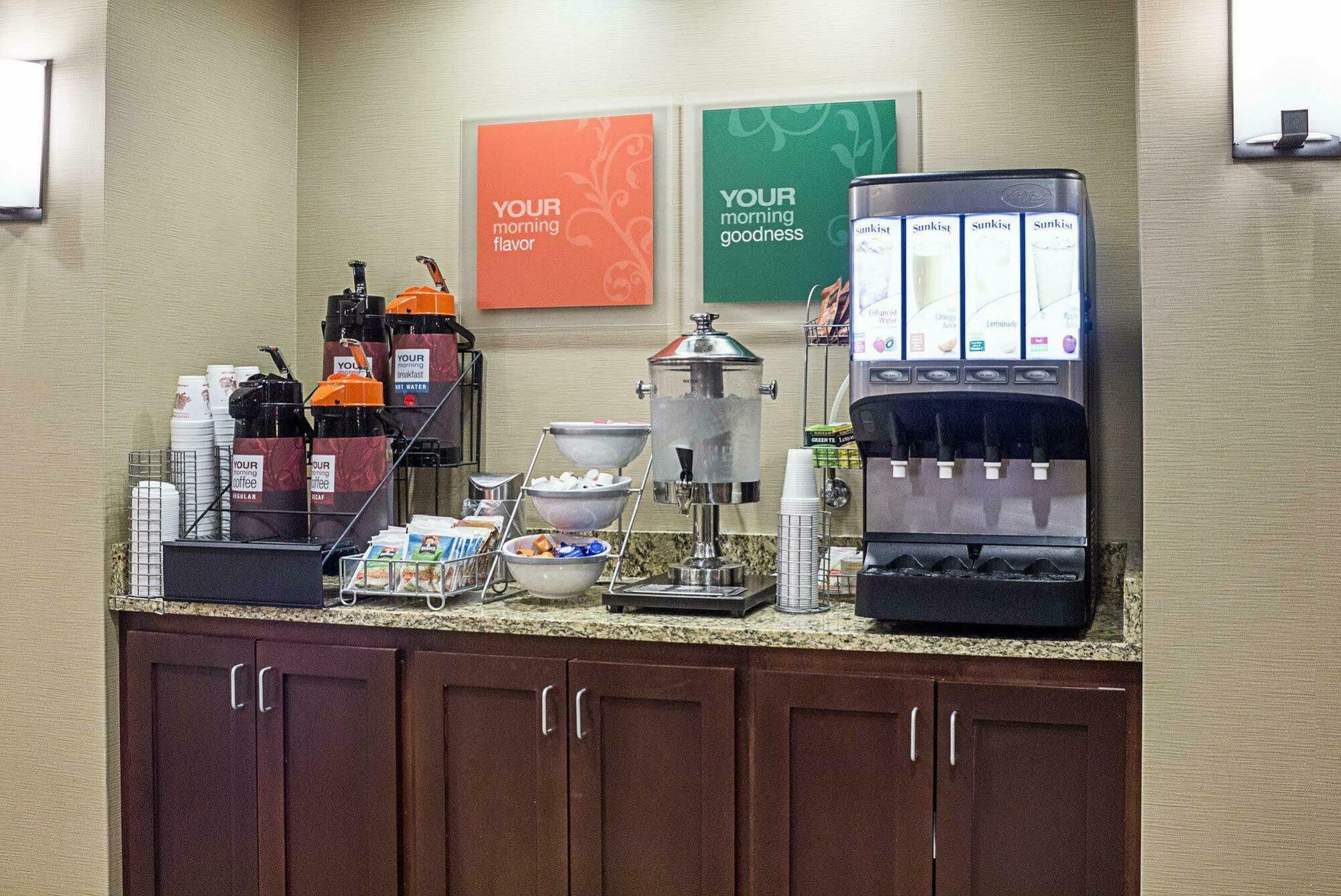 Comfort Suites Minot Esterno foto